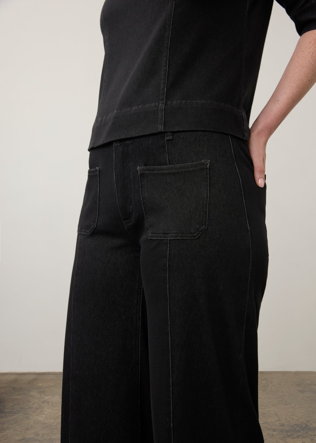 Pull On Wide Leg, Carbon Black, alternate view