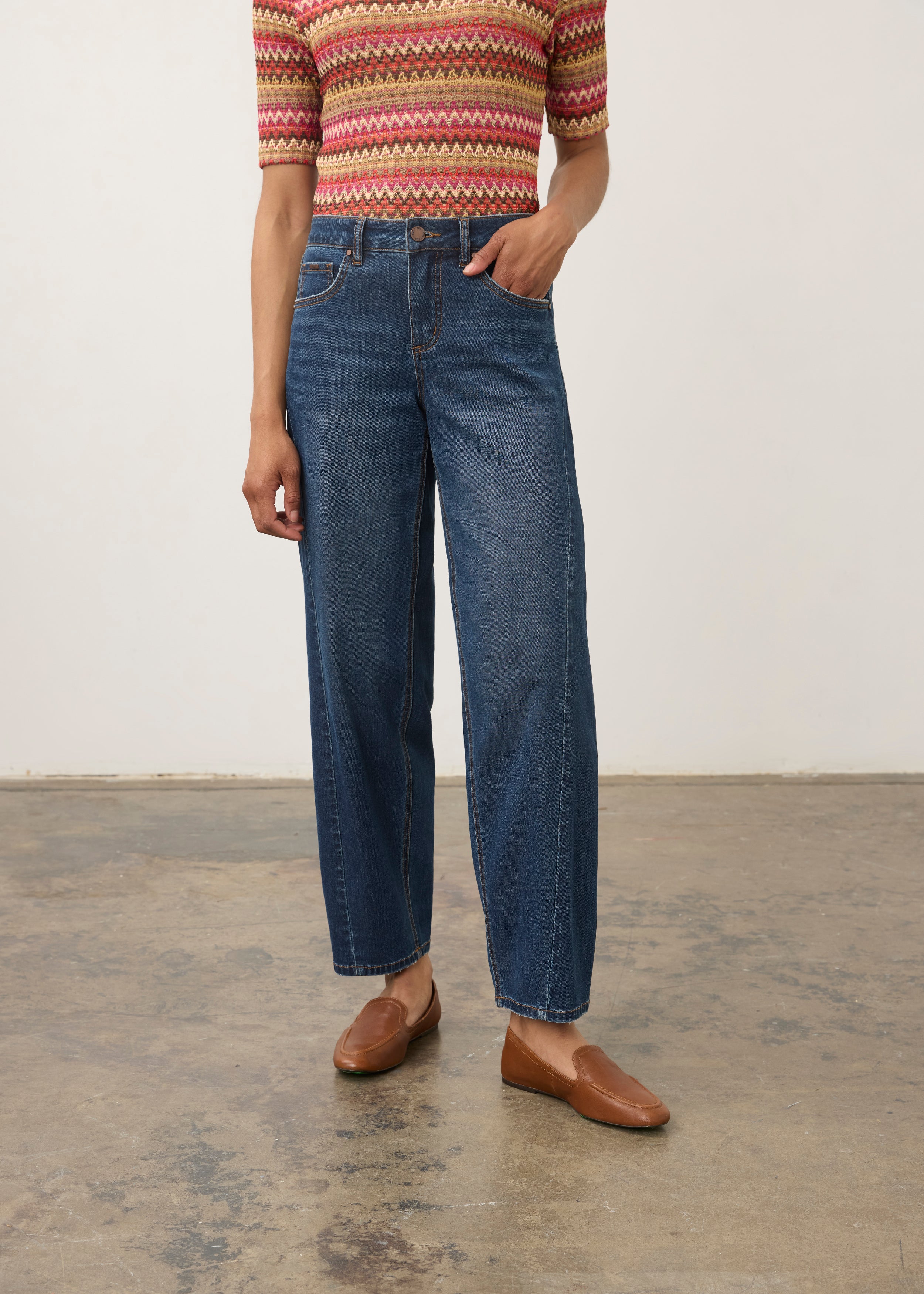 Girlfriend Barrel Ankle, Dark Wash