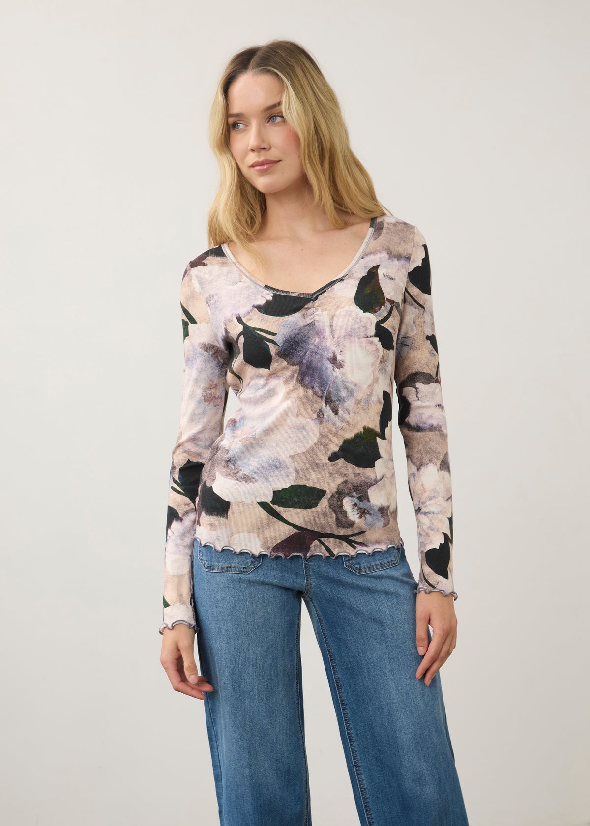 Long Sleeve V Neck Top, De Winter Taupe